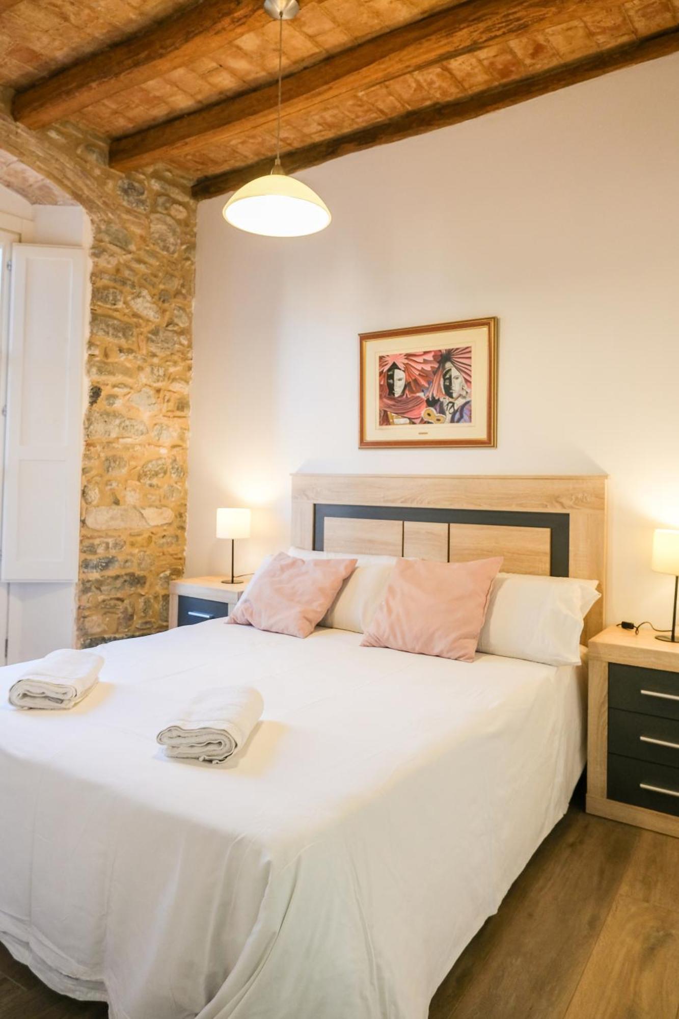 Ganganell Centre Apartamento Con Patio 贝萨卢 外观 照片