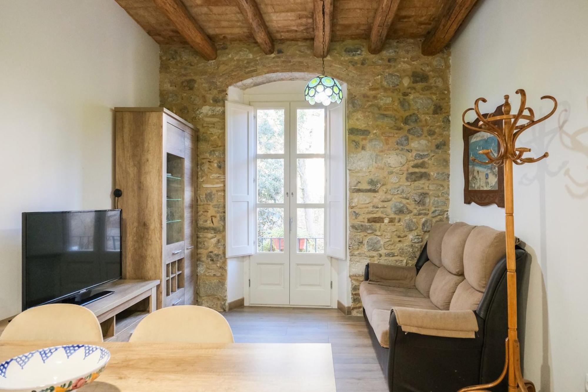 Ganganell Centre Apartamento Con Patio 贝萨卢 外观 照片